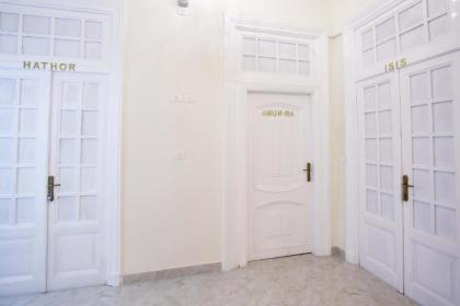Tahrir Plaza Suites - Museum View - image 3
