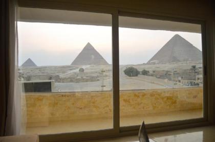 Egypt pyramids inn - image 10
