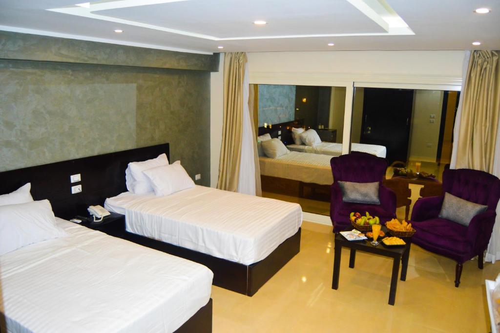 Egypt pyramids inn - image 5