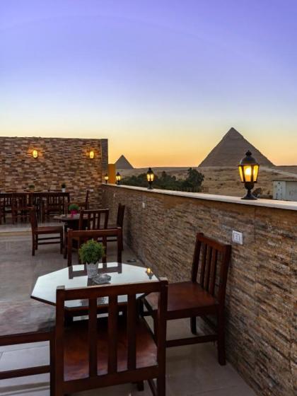 Pyramids Village Inn - image 1