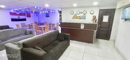 pyramids youth house - image 9