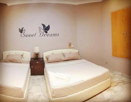 Tahrir Square Hostel - image 15