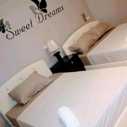 Tahrir Square Hostel - image 7
