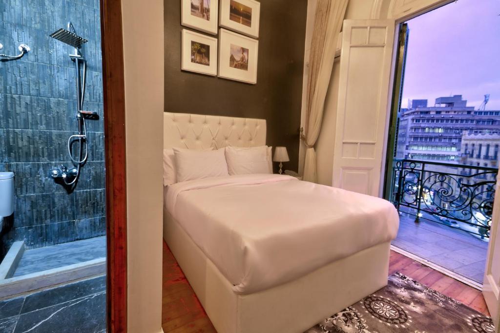 The Square Boutique Hotel - image 3