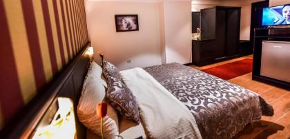 Royal Day Plaza Hotel - image 11