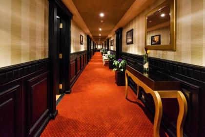 Royal Day Plaza Hotel - image 12