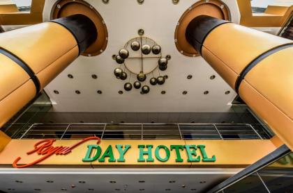 Royal Day Plaza Hotel - image 4