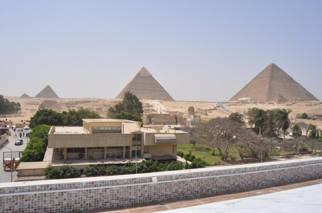Pyramids Sun Capital - main image