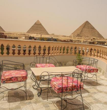 Queen Pyramids View Inn - image 2