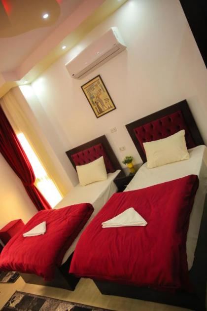Queen Pyramids View Inn - image 7