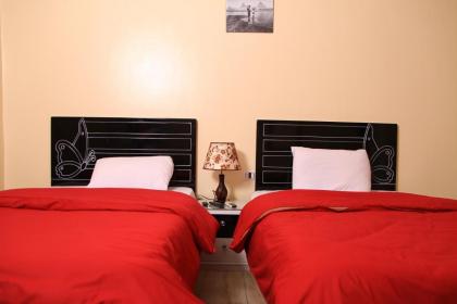 City pyramids inn - image 15