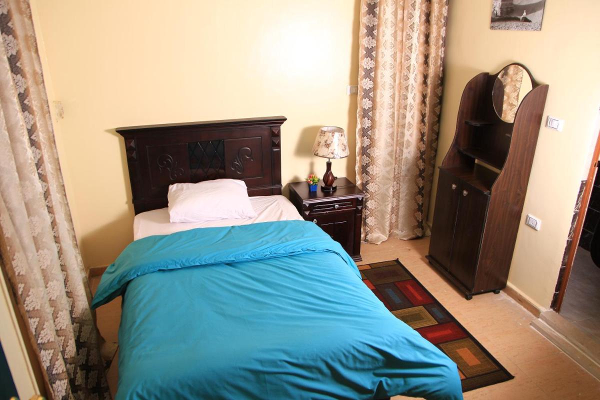 City pyramids inn - image 2