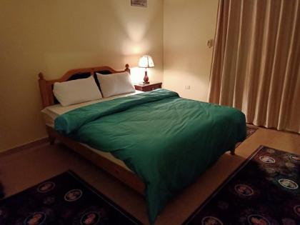 City pyramids inn - image 28