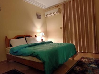 City pyramids inn - image 29