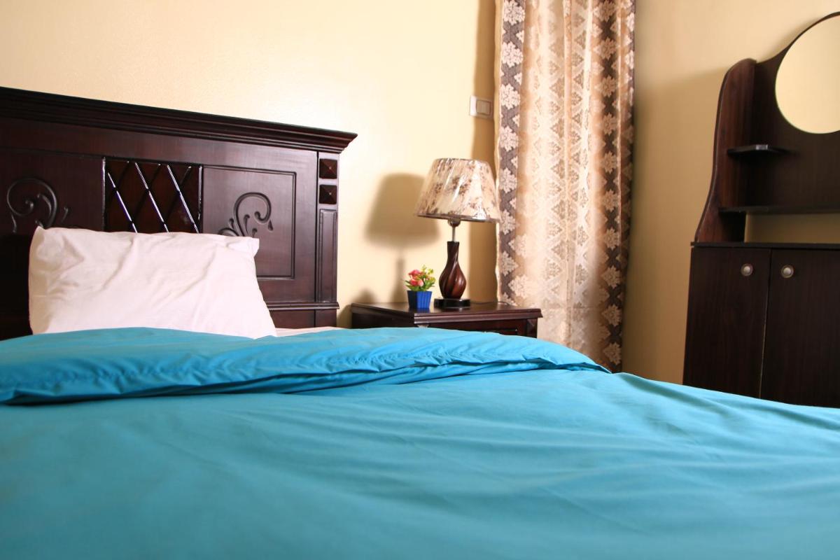 City pyramids inn - image 3