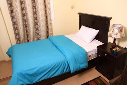 City pyramids inn - image 4