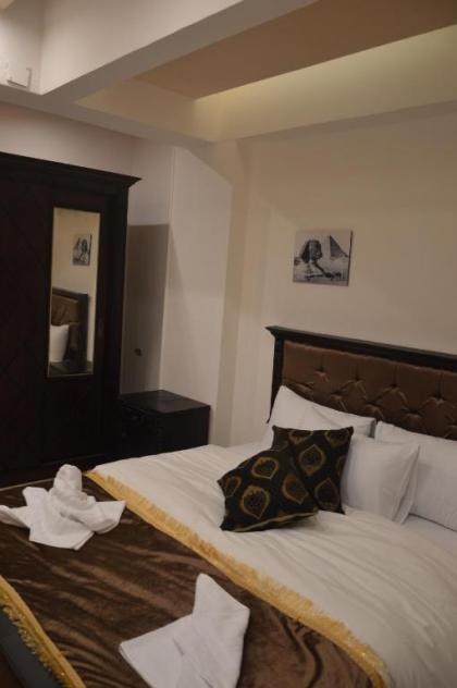Pyramids Top Inn - image 11