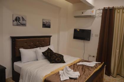 Pyramids Top Inn - image 16