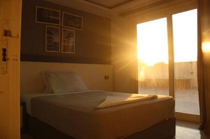 Azar Boutique Hotel - image 3
