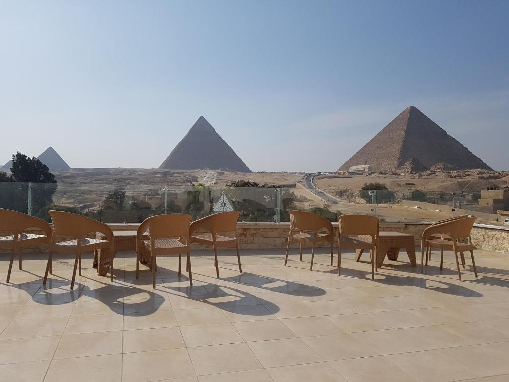Sahara Pyramids Inn - image 6