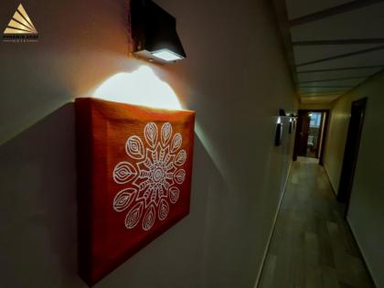Pyramid Edge Hotel - image 18