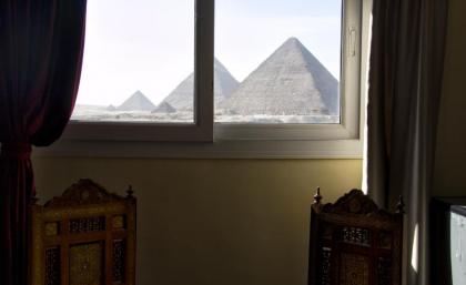 PYRAMIDS TOWER Inn - image 14
