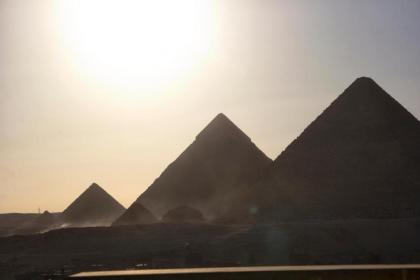 PYRAMIDS TOWER Inn - image 3