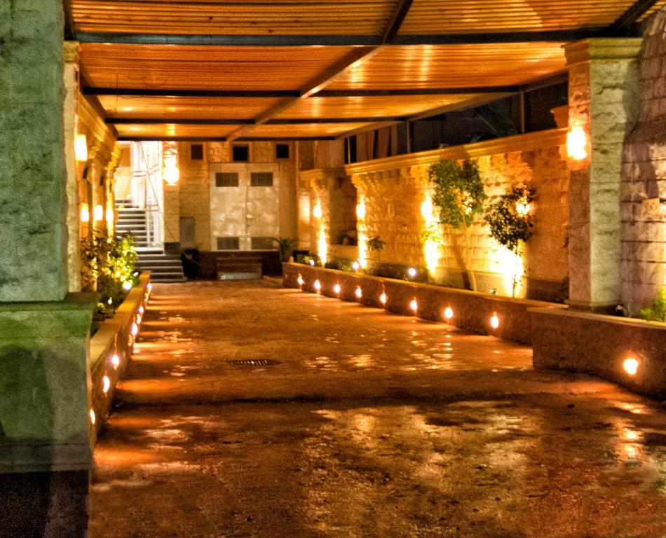 PYRAMIDS TOWER Inn - image 6