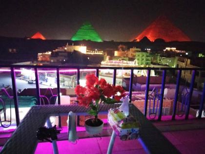 Golden Pyramids Inn - image 1