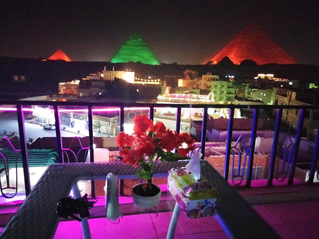 Golden Pyramids Inn - main image