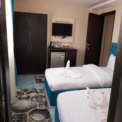 Golden Pyramids Inn - image 11