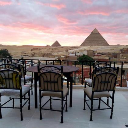 Golden Pyramids Inn - image 13