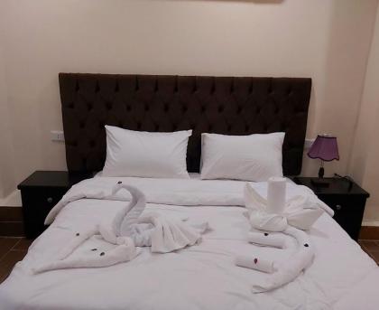 Golden Pyramids Inn - image 16