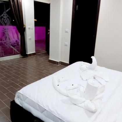 Golden Pyramids Inn - image 17