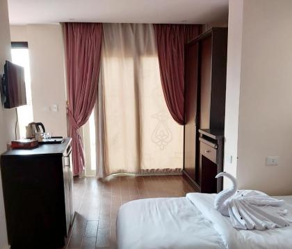 Golden Pyramids Inn - image 6