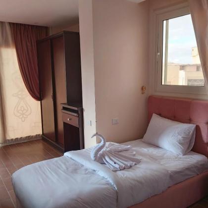 Golden Pyramids Inn - image 7