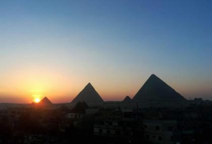 Happy Days Pyramids View - image 7