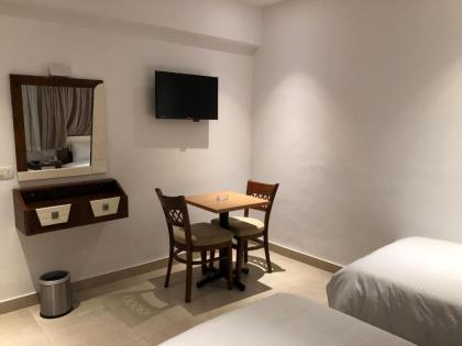 Maxim Hotel - image 10