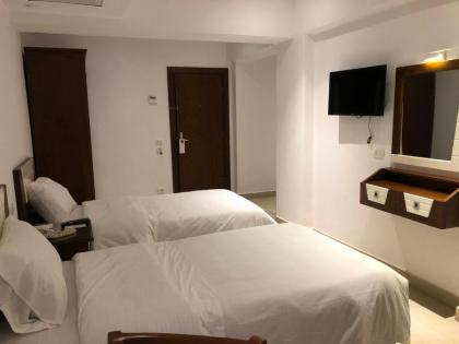 Maxim Hotel - image 14