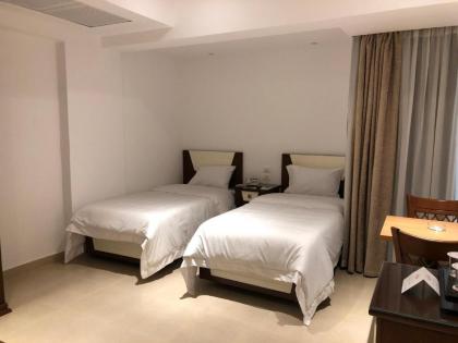 Maxim Hotel - image 15