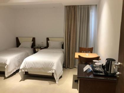 Maxim Hotel - image 16