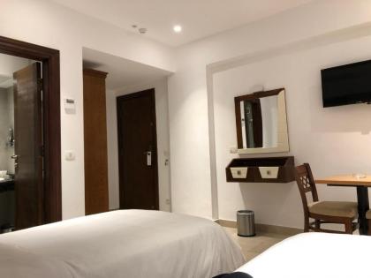 Maxim Hotel - image 8