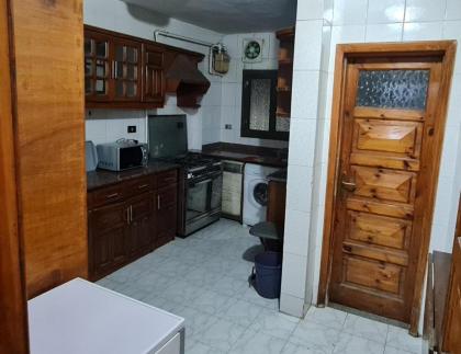 Comfy 3 Bedrooms Apartment in Cairo Z1 - image 11