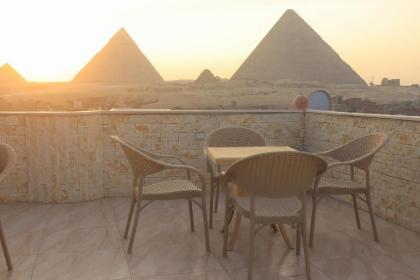 Pyramids Hills Inn - image 20