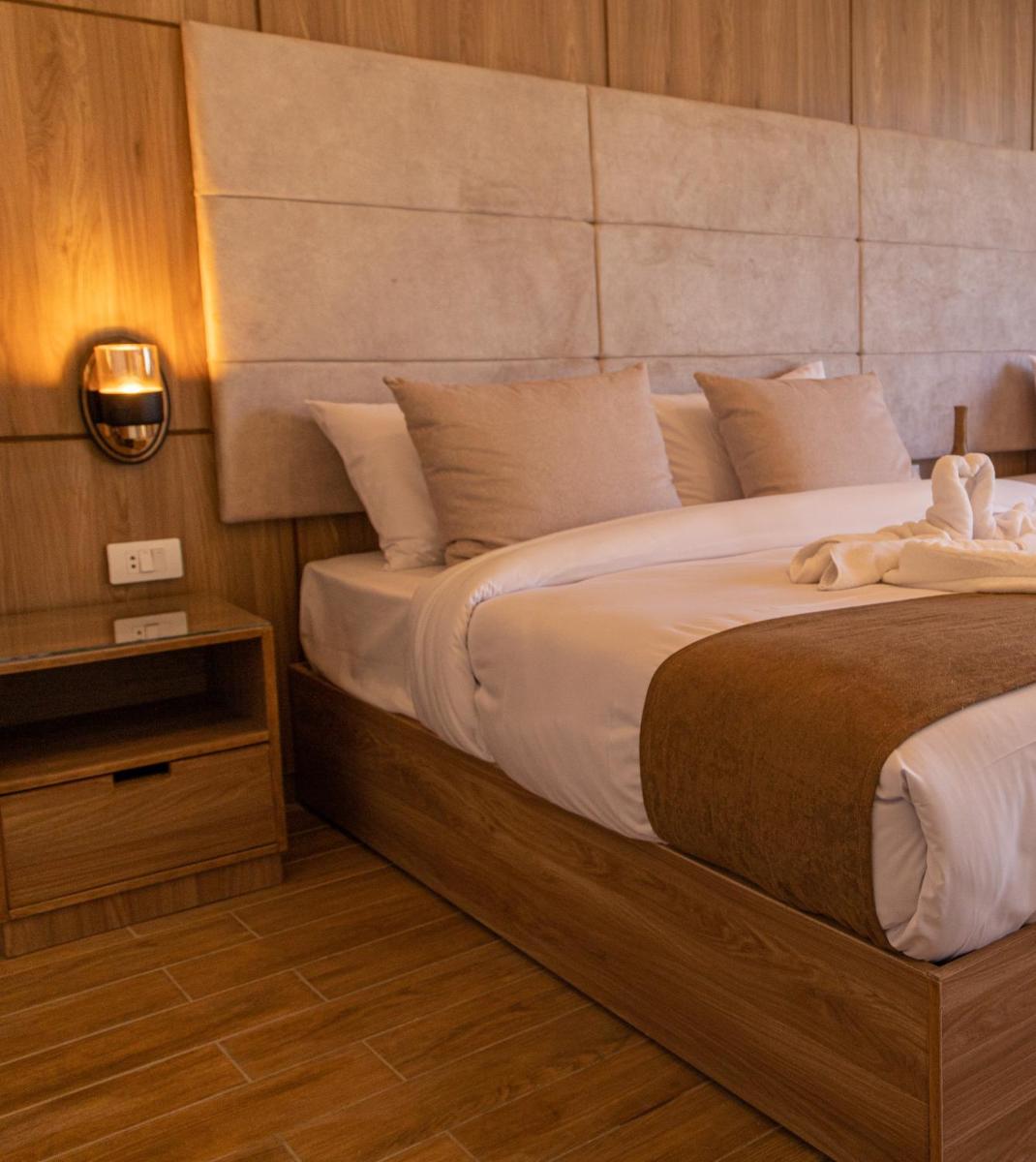 Nine Pyramids View Hotel - image 5