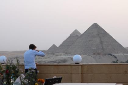 Gardenia Pyramids view inn - image 2