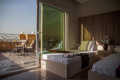 Gardenia Pyramids View Inn - image 24