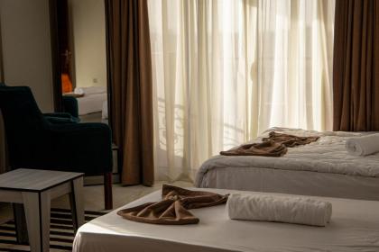 Gardenia Pyramids View Inn - image 25