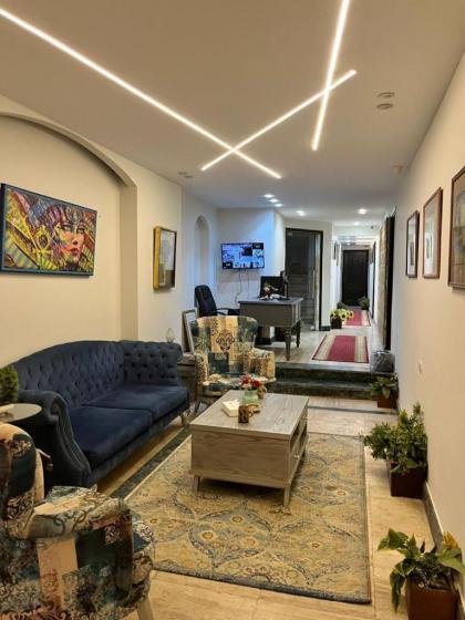 The Museum Boutique - image 19