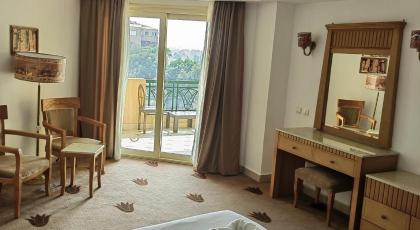 Regency Pyramids View - image 18